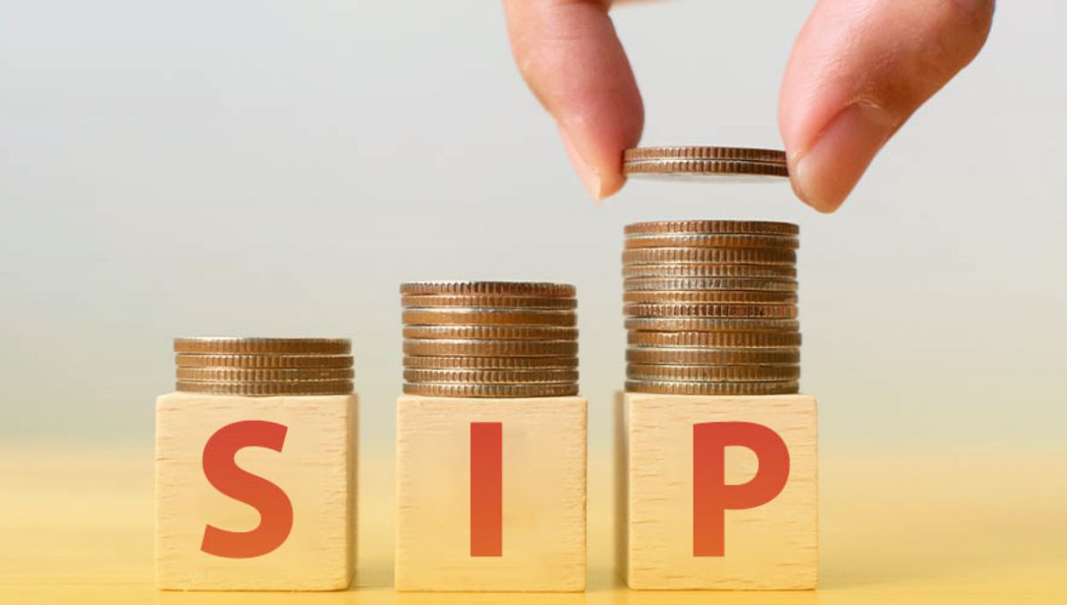 Mutual Fund SIP: एसआईपी में ज्यादा पैसा कैसे जोड़ें और छूटी हुई किस्त का क्या करें? जानें आसान समाधान!